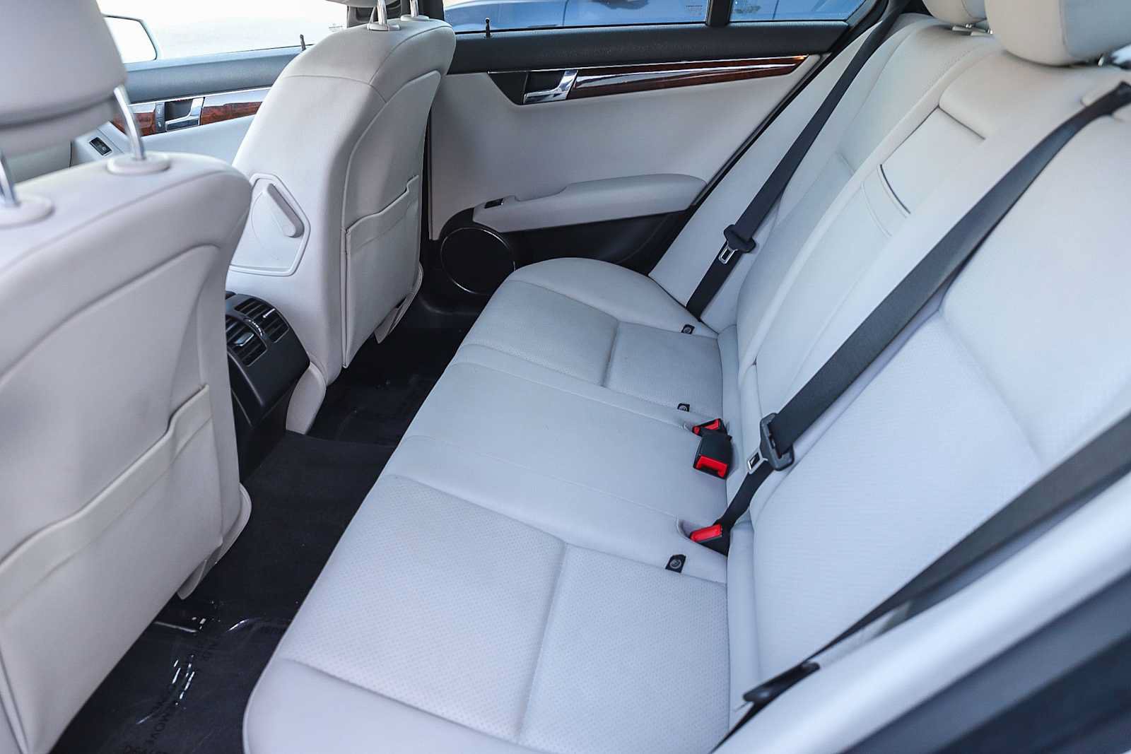 Used 2011 Mercedes-Benz C 350 Sport image 22