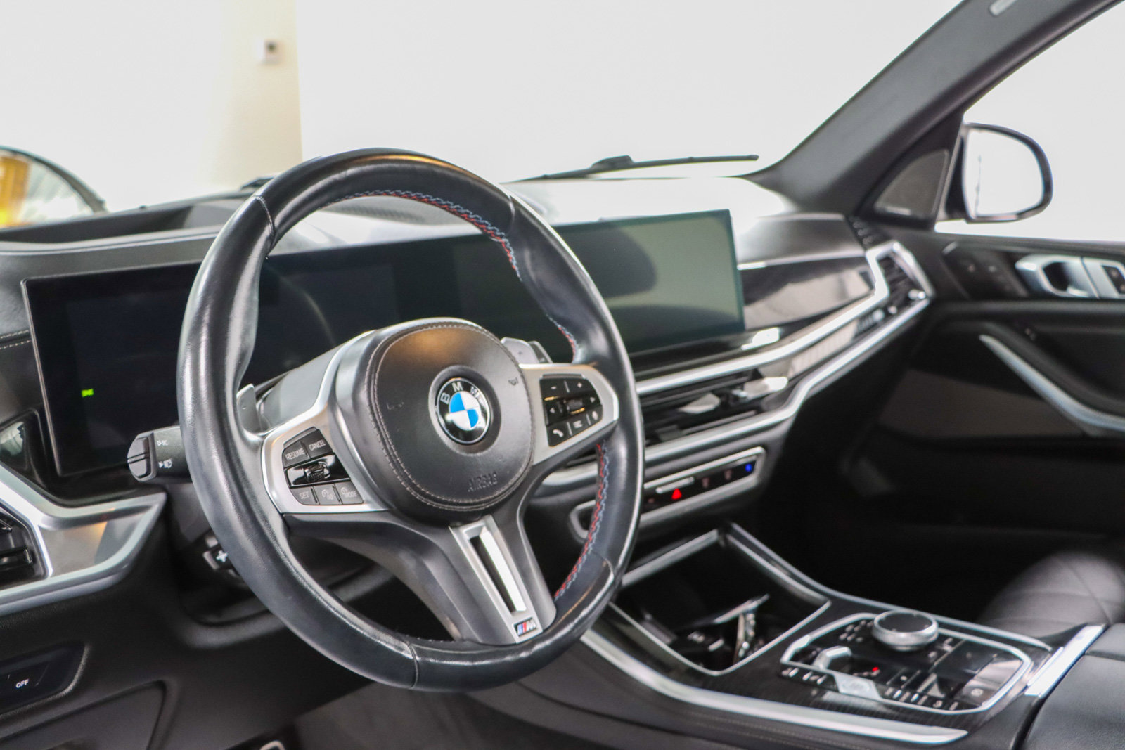 Used 2024 BMW X5 M60i image 23