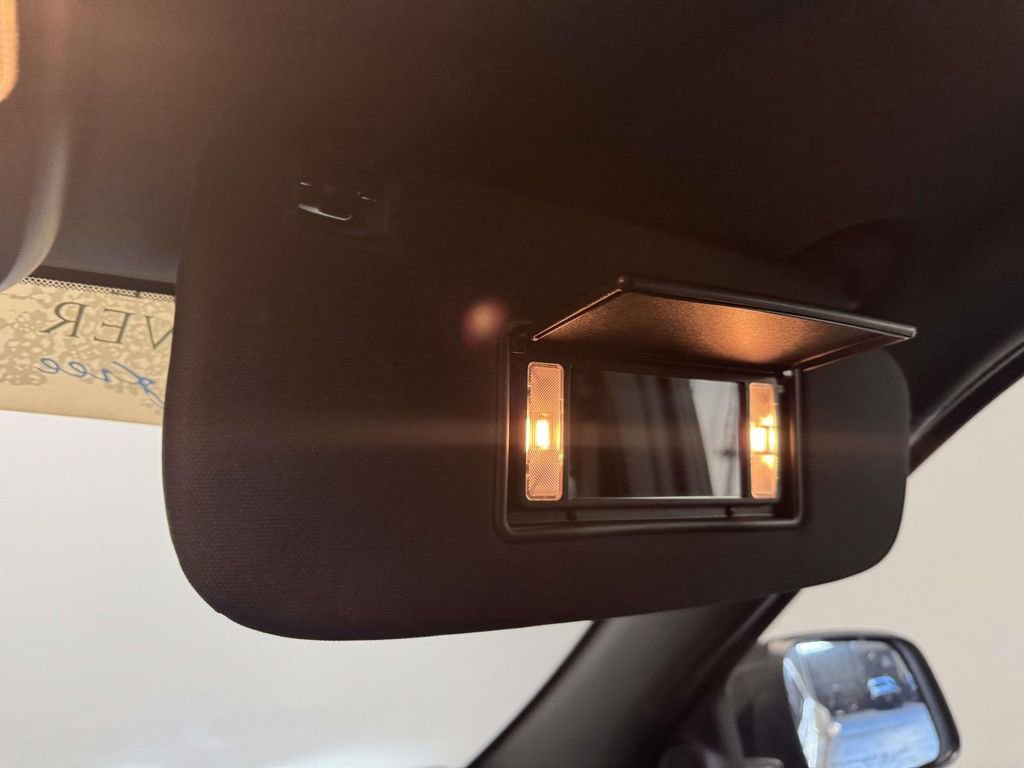 Used 2022 Dodge Durango R/T w/ Blacktop Package AWD/4WD image 28