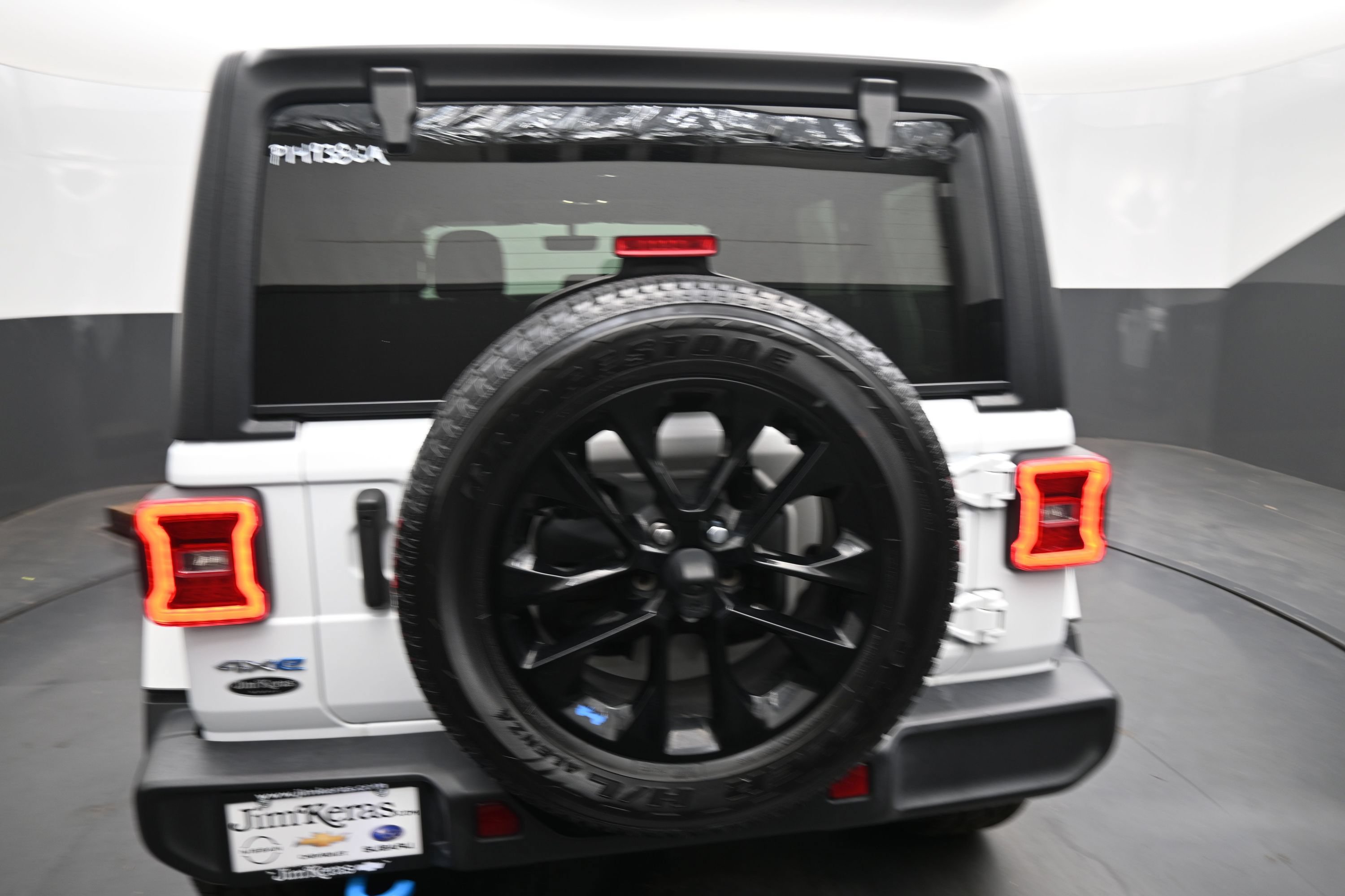 Used 2022 Jeep Wrangler Unlimited Sahara AWD/4WD image 14