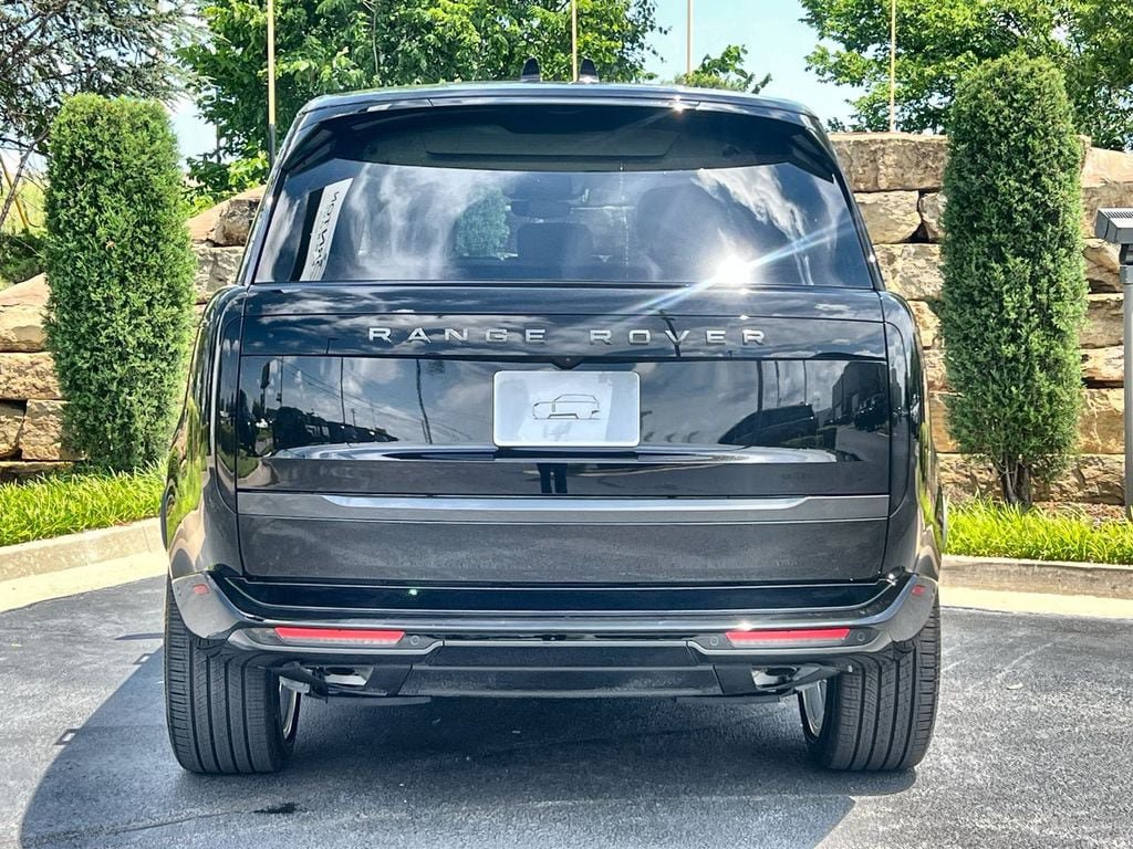 New 2026 Land Rover Range Rover Long Wheelbase SE AWD/4WD image 4