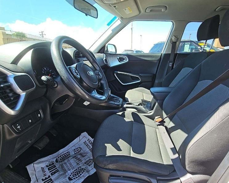 Used 2020 Kia Soul LX image 8
