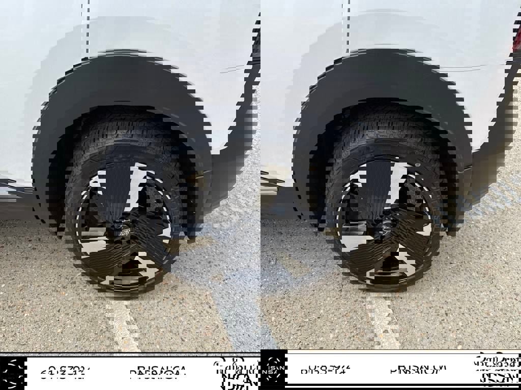 New 2025 Nissan Kicks SR image 29