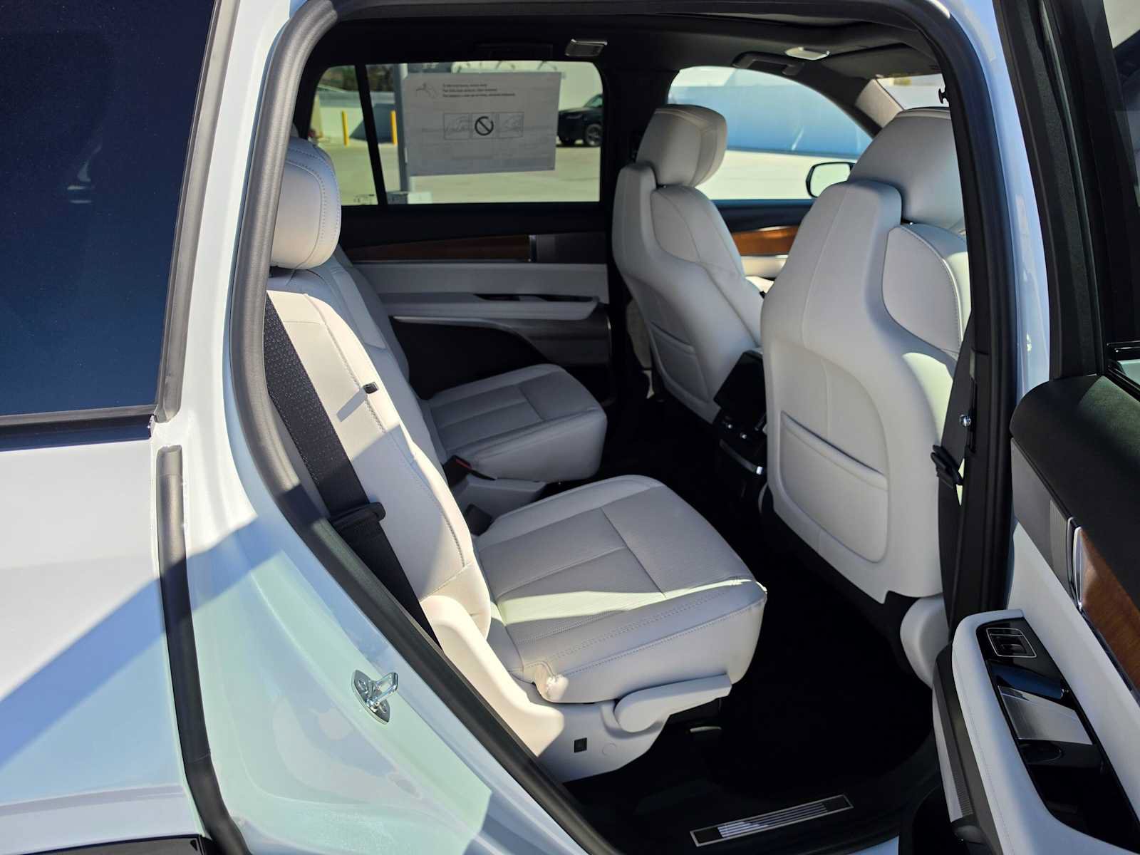 New 2027 Cadillac Vistiq Luxury AWD/4WD image 13