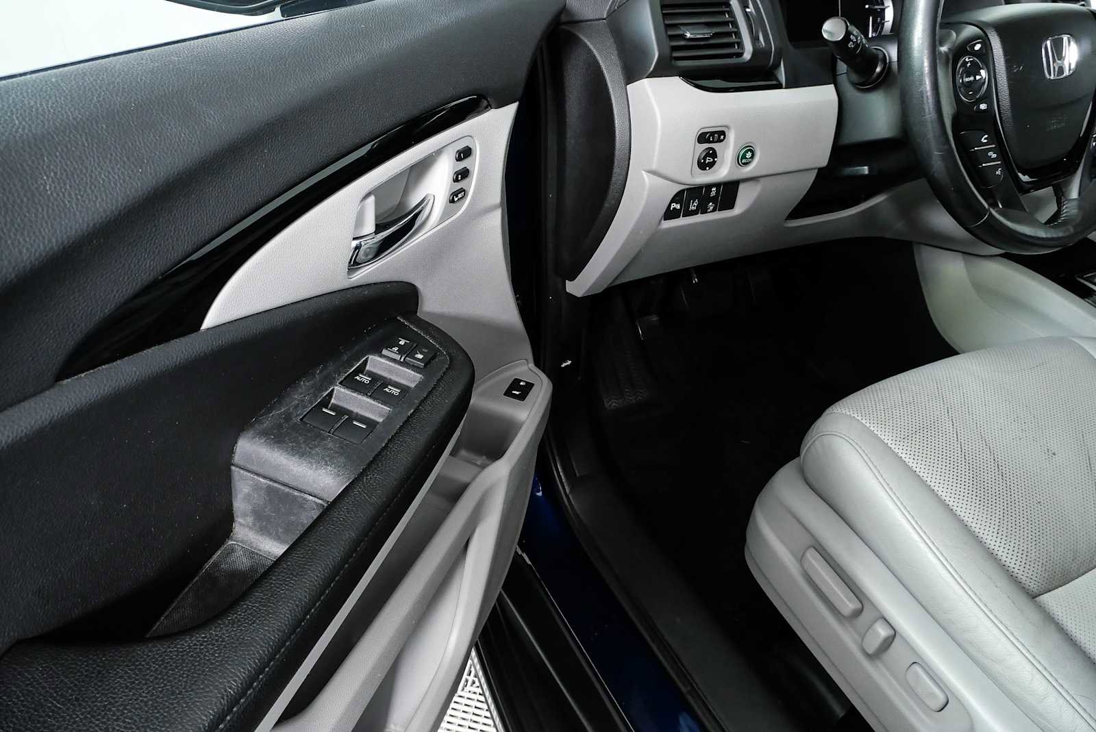 Used 2016 Honda Pilot Elite image 7