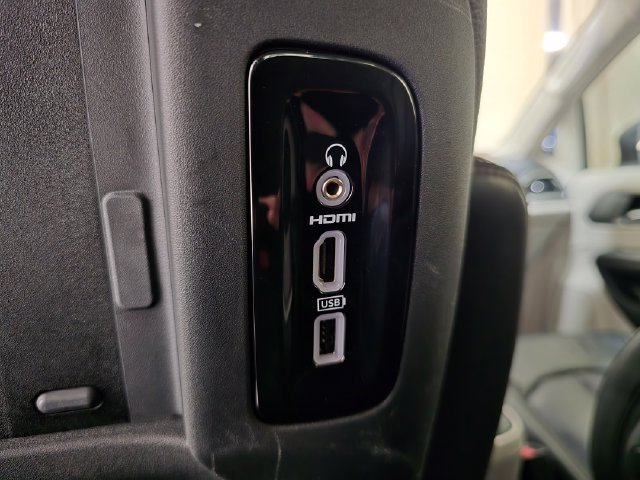 Used 2020 Chrysler Pacifica Touring-L Plus FWD image 28