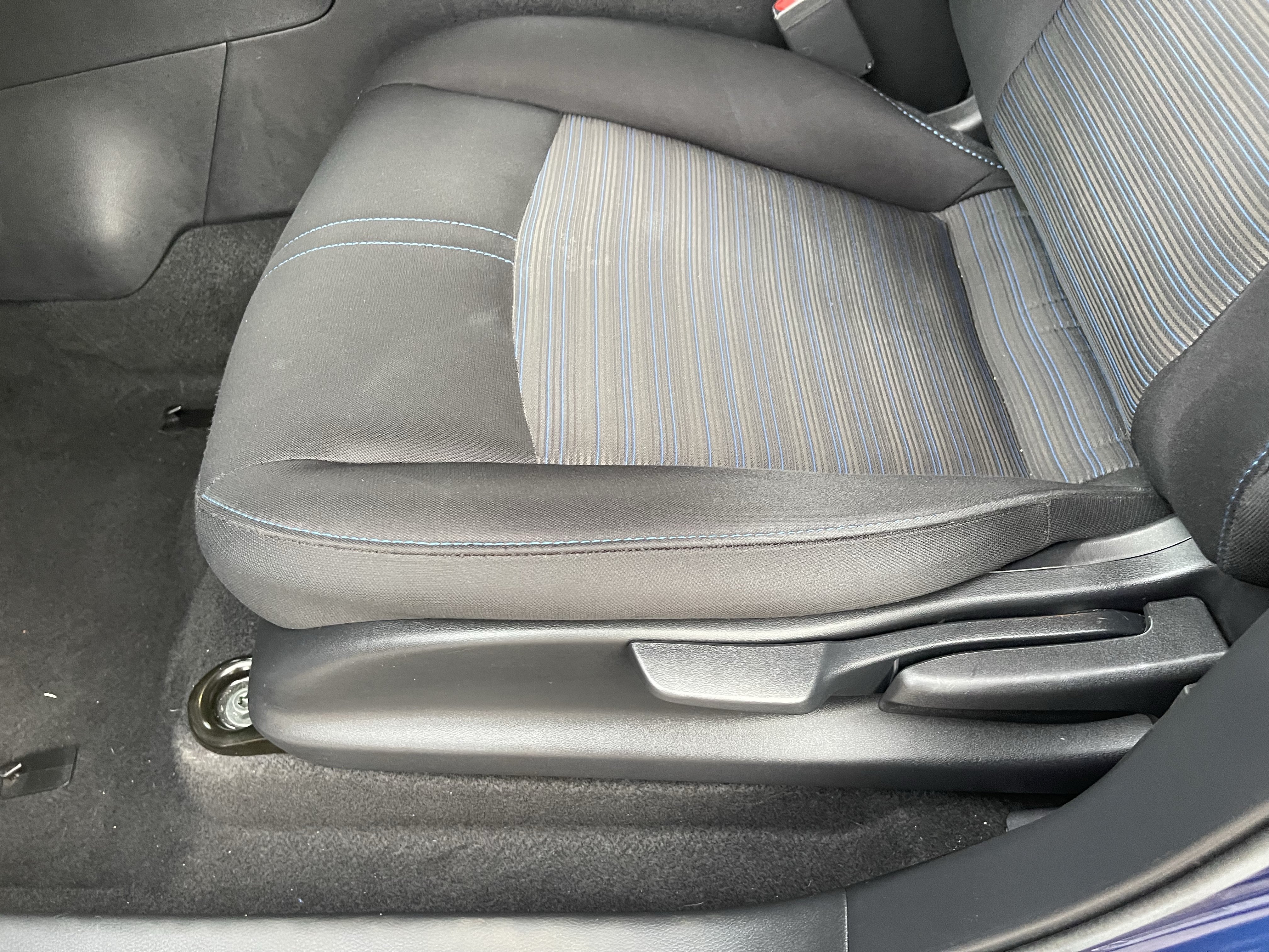 Used 2022 Nissan Leaf SV FWD image 19