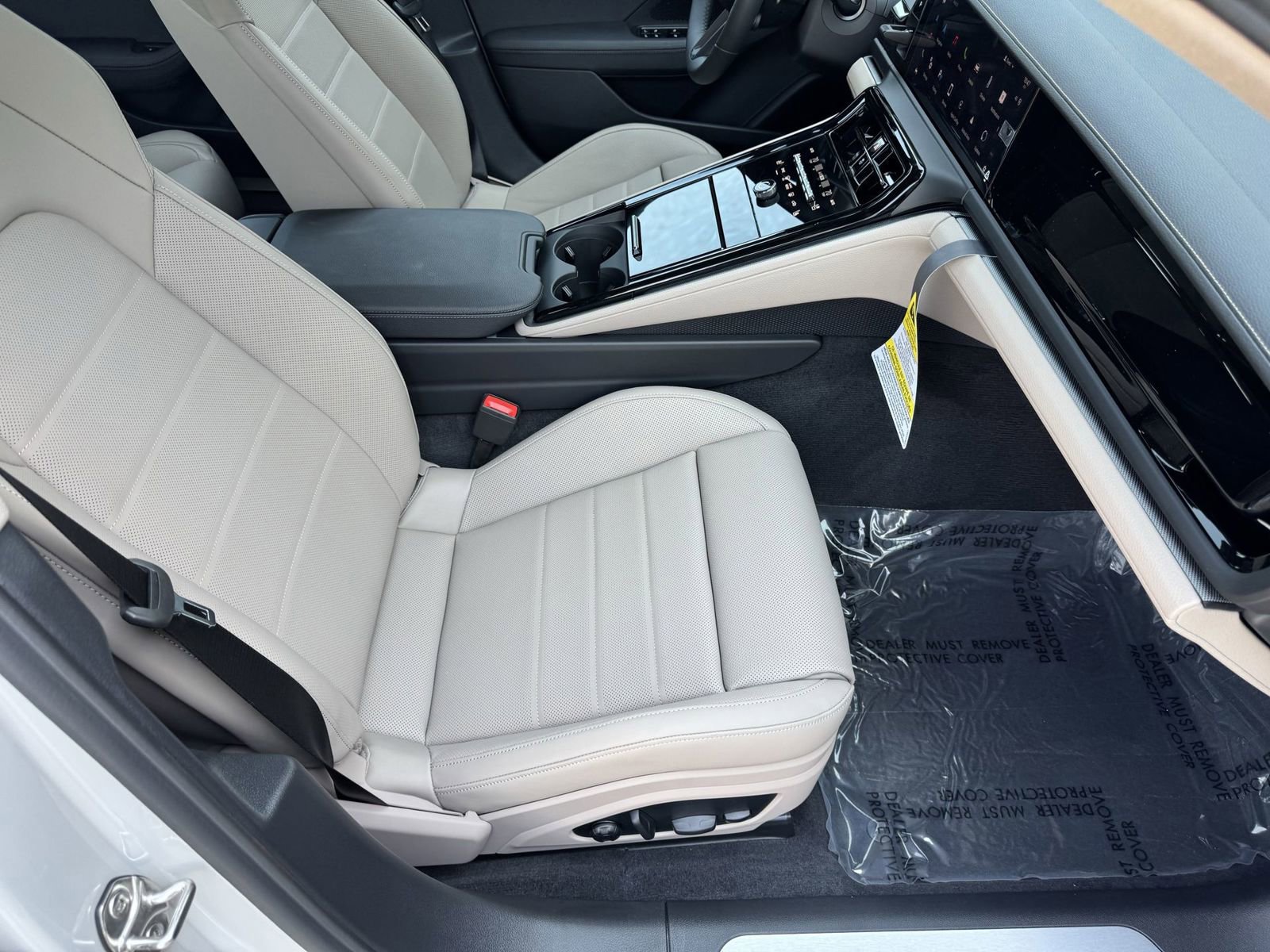 New 2025 Porsche Panamera 4 image 30