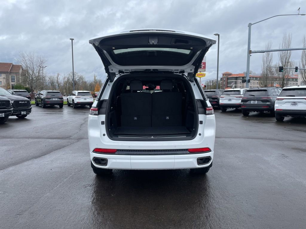 New 2025 Jeep Grand Cherokee L Summit AWD/4WD image 4