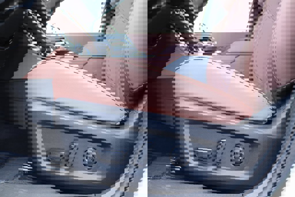 New 2025 Mitsubishi Outlander SEL image 16