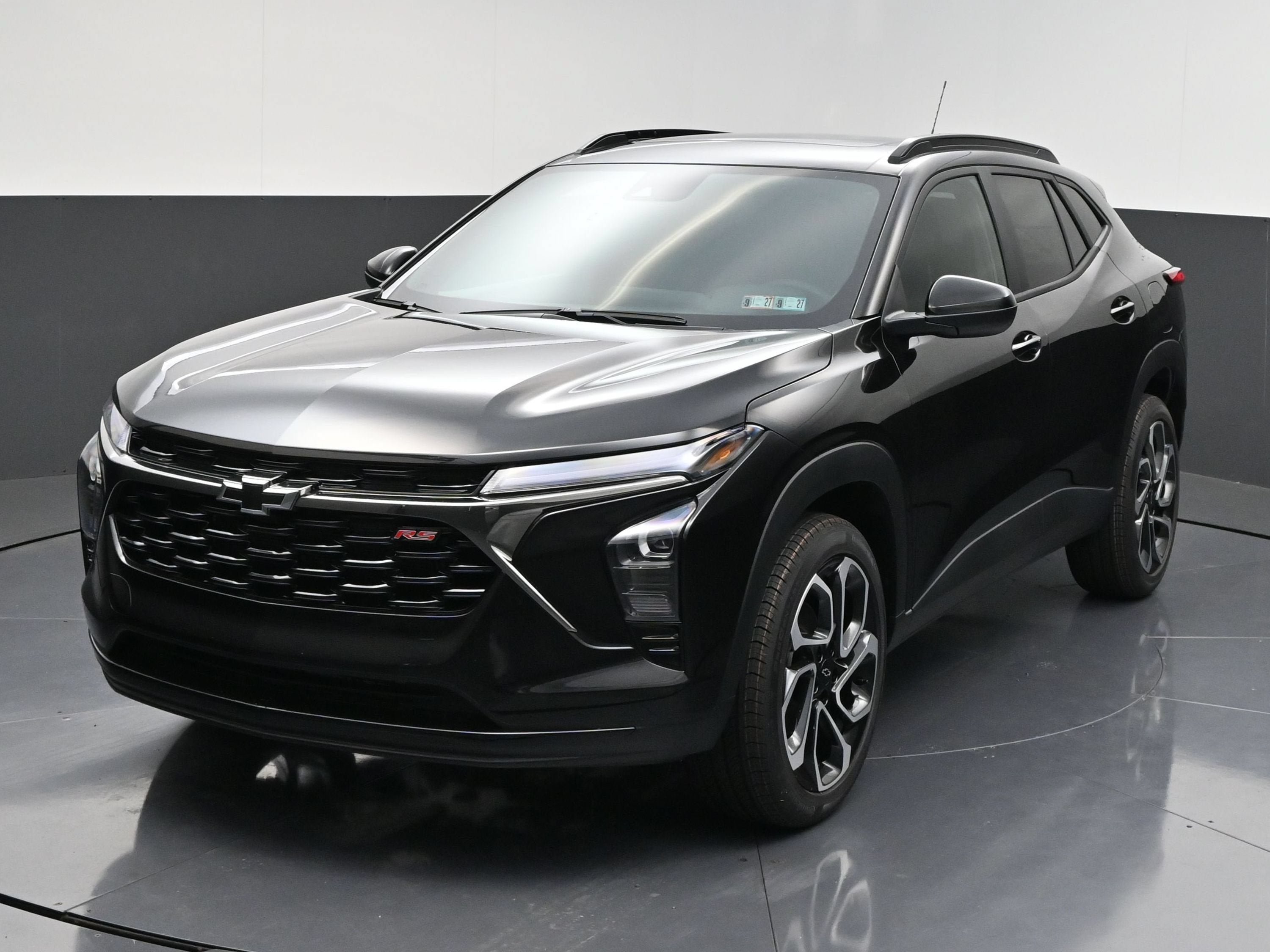 New 2026 Chevrolet Trax RS w/ Sunroof Package FWD image 4
