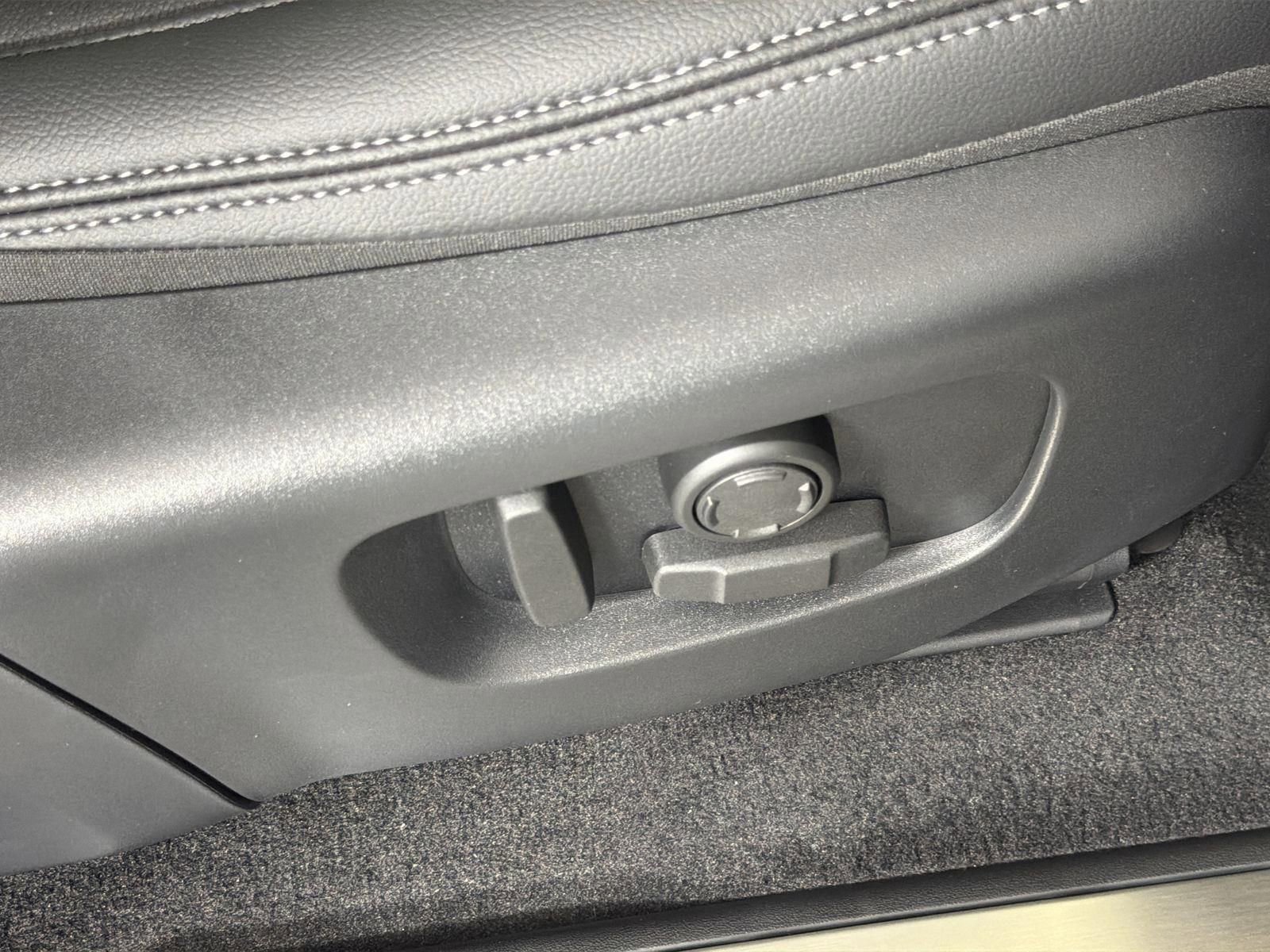 New 2026 Land Rover Discovery Sport Landmark image 34