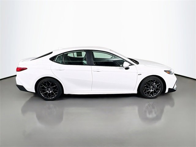 Used 2025 Toyota Camry SE image 8