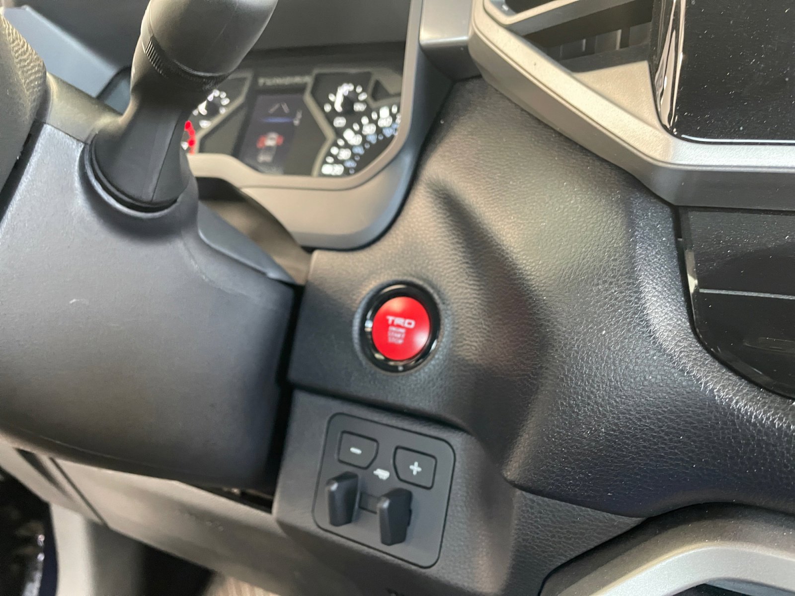 Certified 2025 Toyota Tundra SR5 w/ TRD Off-Road Package AWD/4WD image 30