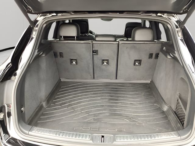 Used 2016 Porsche Macan Turbo w/ Premium Package Plus image 14