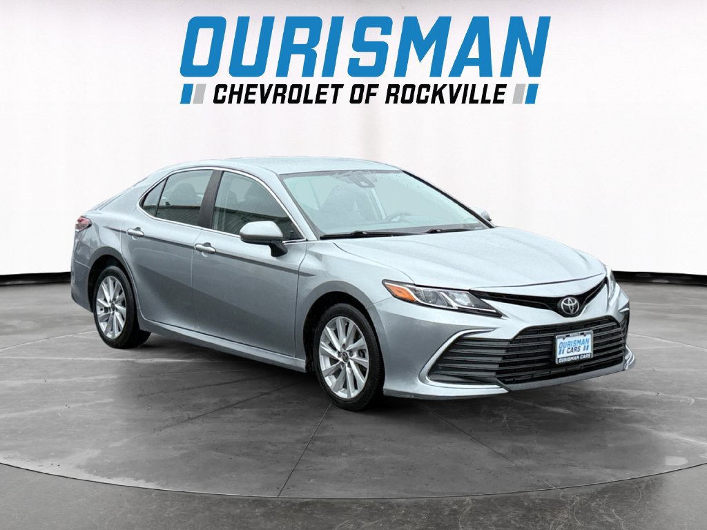 Used 2022 Toyota Camry LE FWD image 1