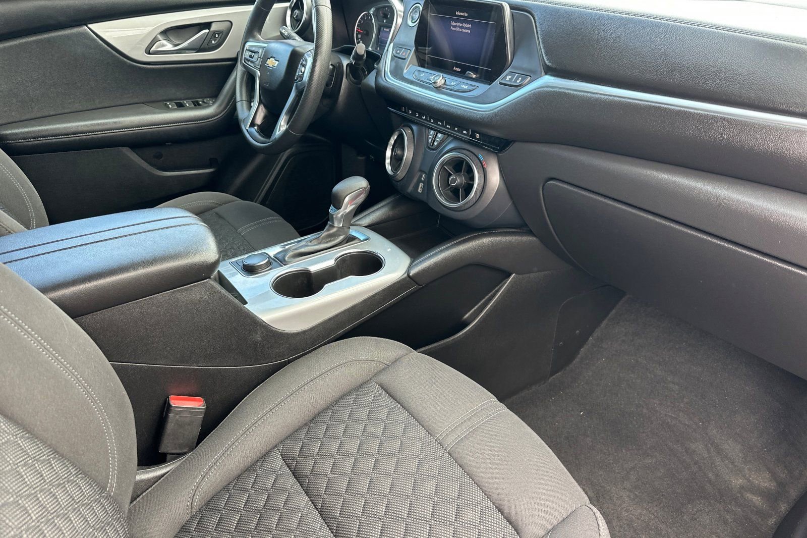 Used 2022 Chevrolet Blazer LT FWD image 16