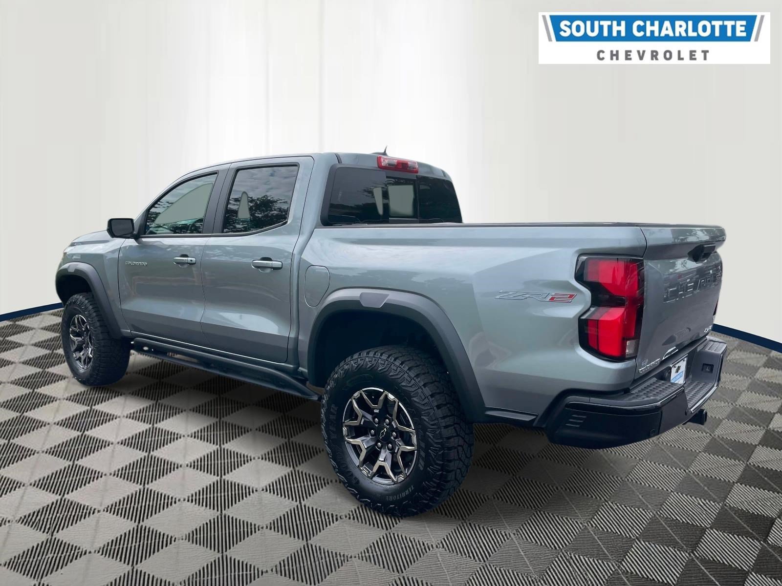 Used 2026 Chevrolet Colorado ZR2 w/ Technology Package AWD/4WD image 6
