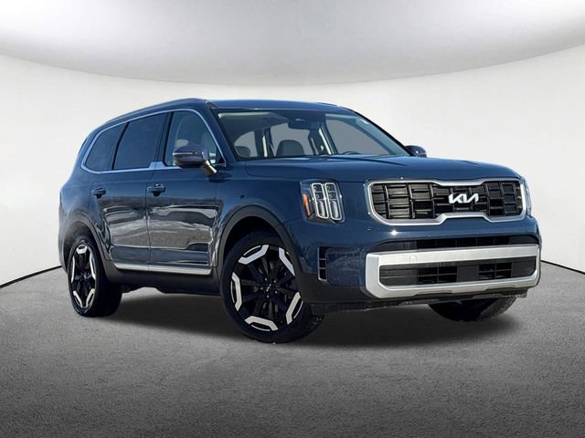 Used 2024 Kia Telluride S image 2
