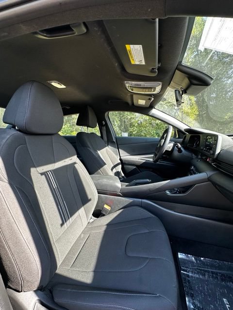 Certified 2025 Hyundai Elantra Sport FWD image 21