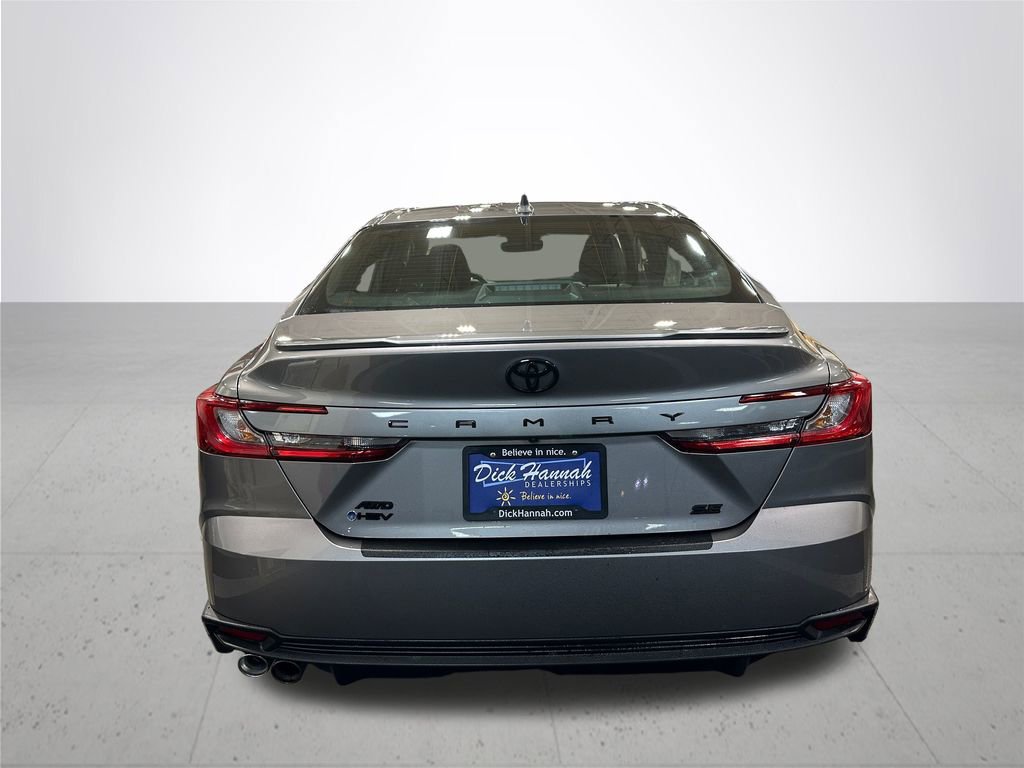 Used 2025 Toyota Camry SE image 9