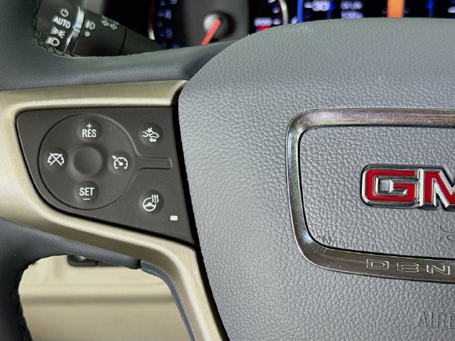 Used 2023 GMC Acadia Denali AWD/4WD image 11