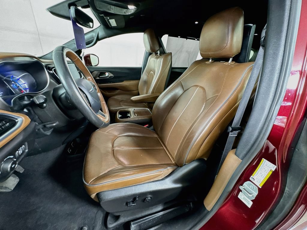 Used 2020 Chrysler Pacifica Limited FWD image 25
