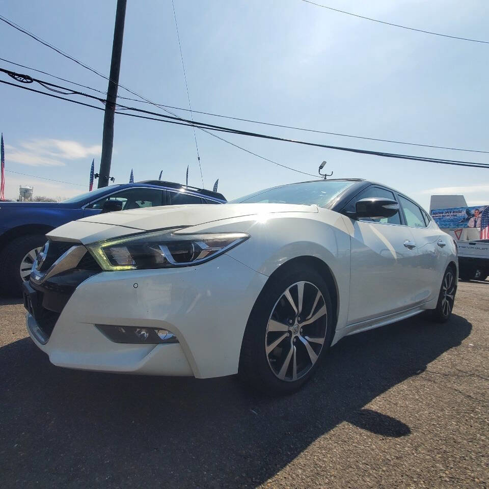 Used 2017 Nissan Maxima Platinum image 1