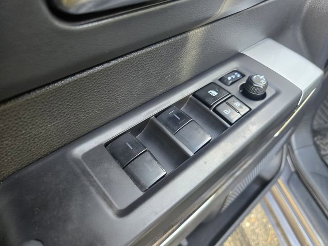 Used 2023 Toyota Tundra Platinum w/ Advanced Package AWD/4WD image 17