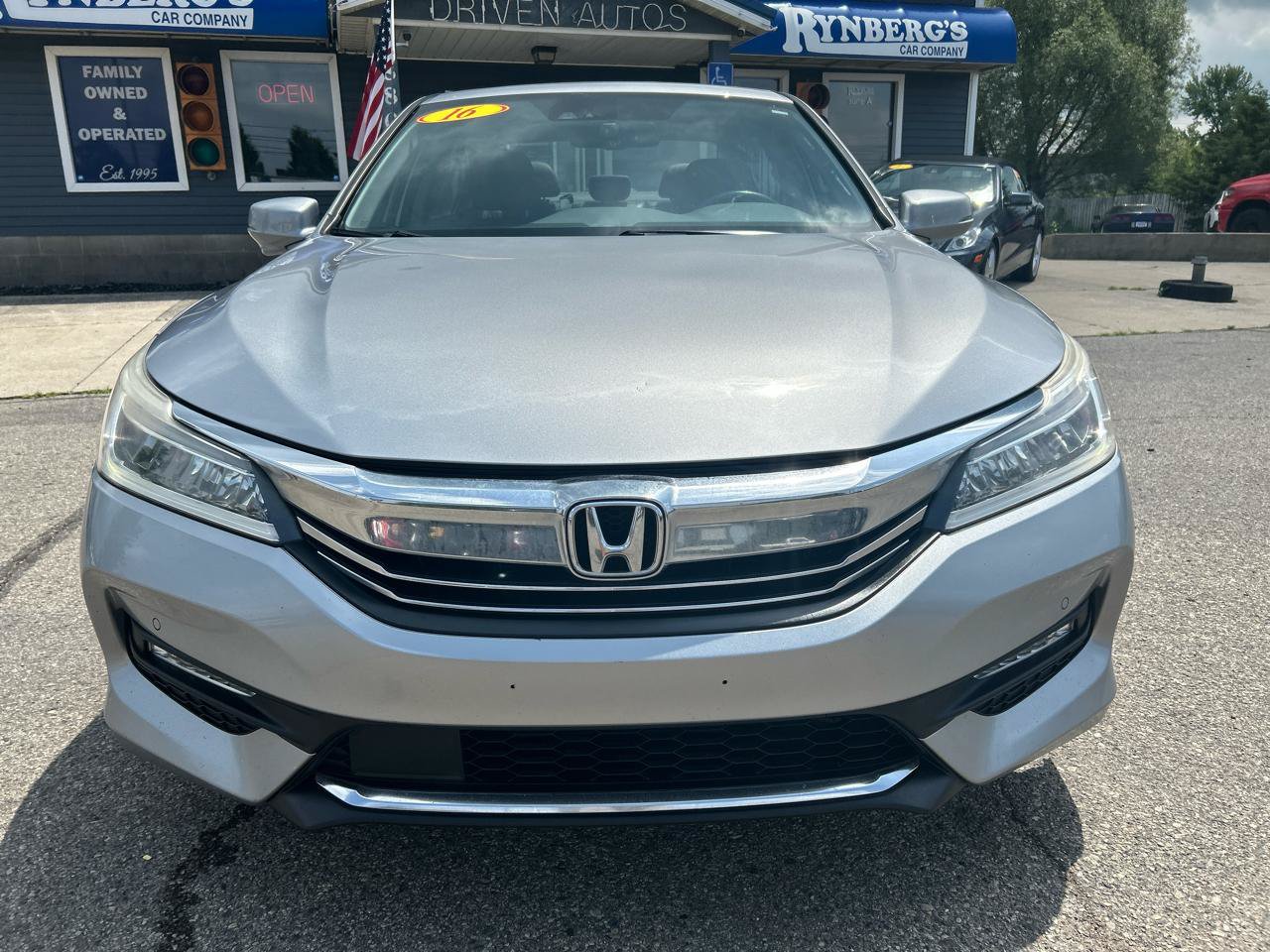 Used 2016 Honda Accord Touring image 6