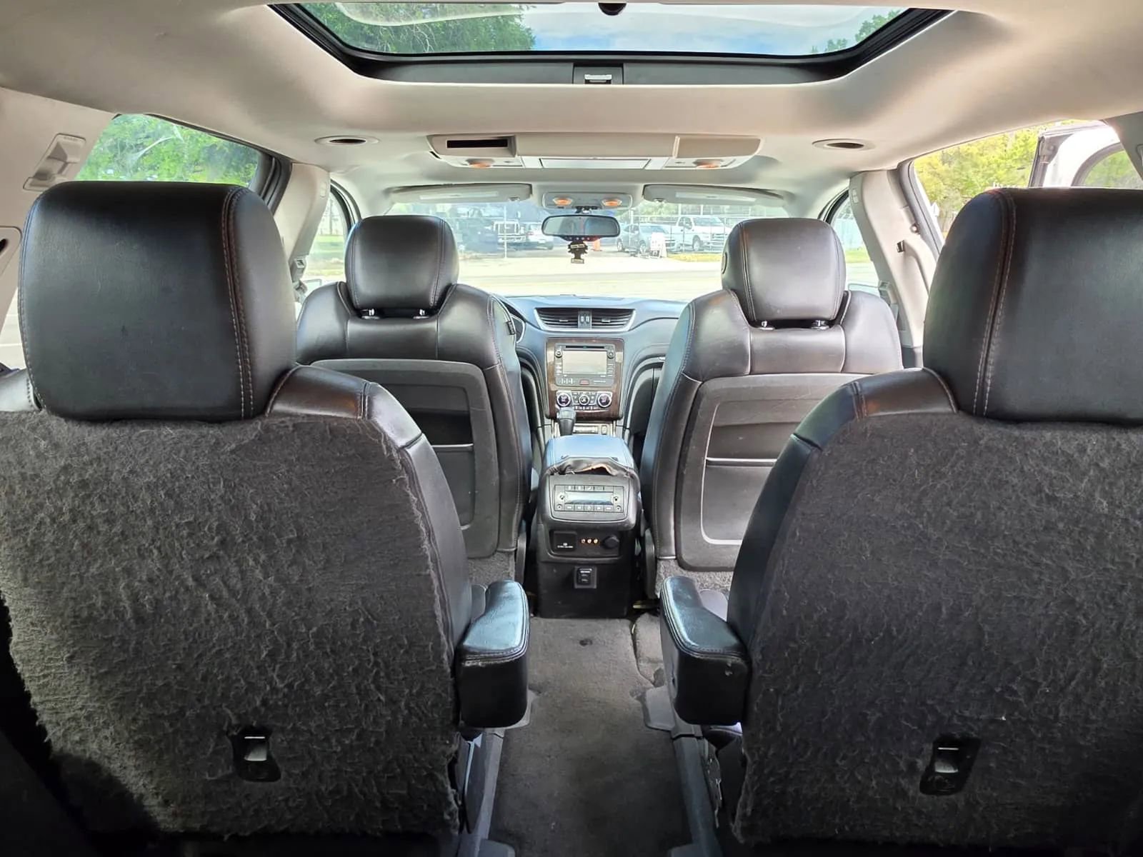 Used 2015 Chevrolet Traverse LT image 11