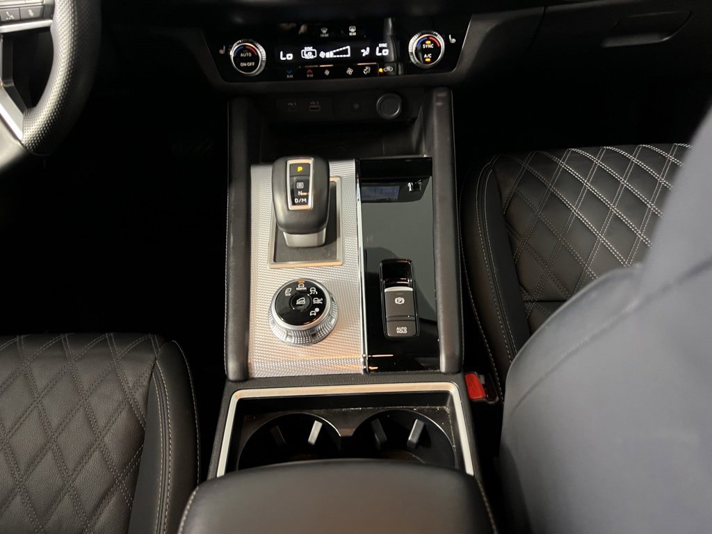 Used 2024 Mitsubishi Outlander SEL image 17