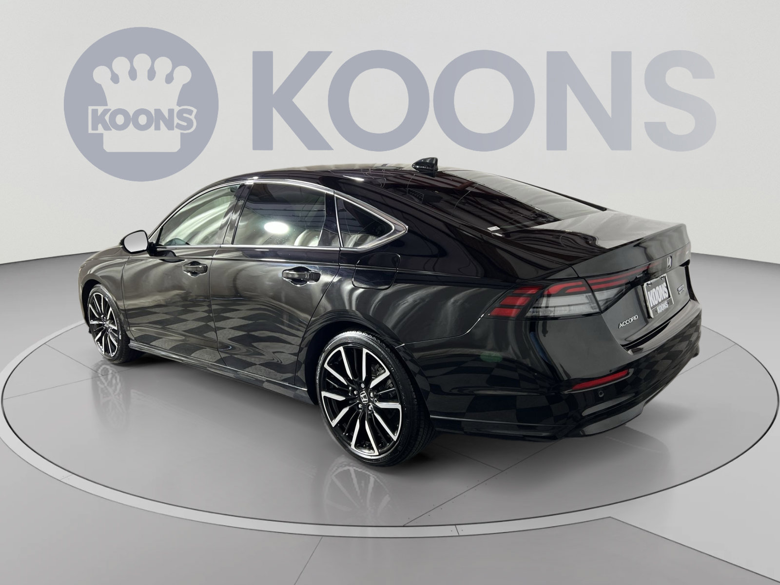 Used 2025 Honda Accord Touring image 4