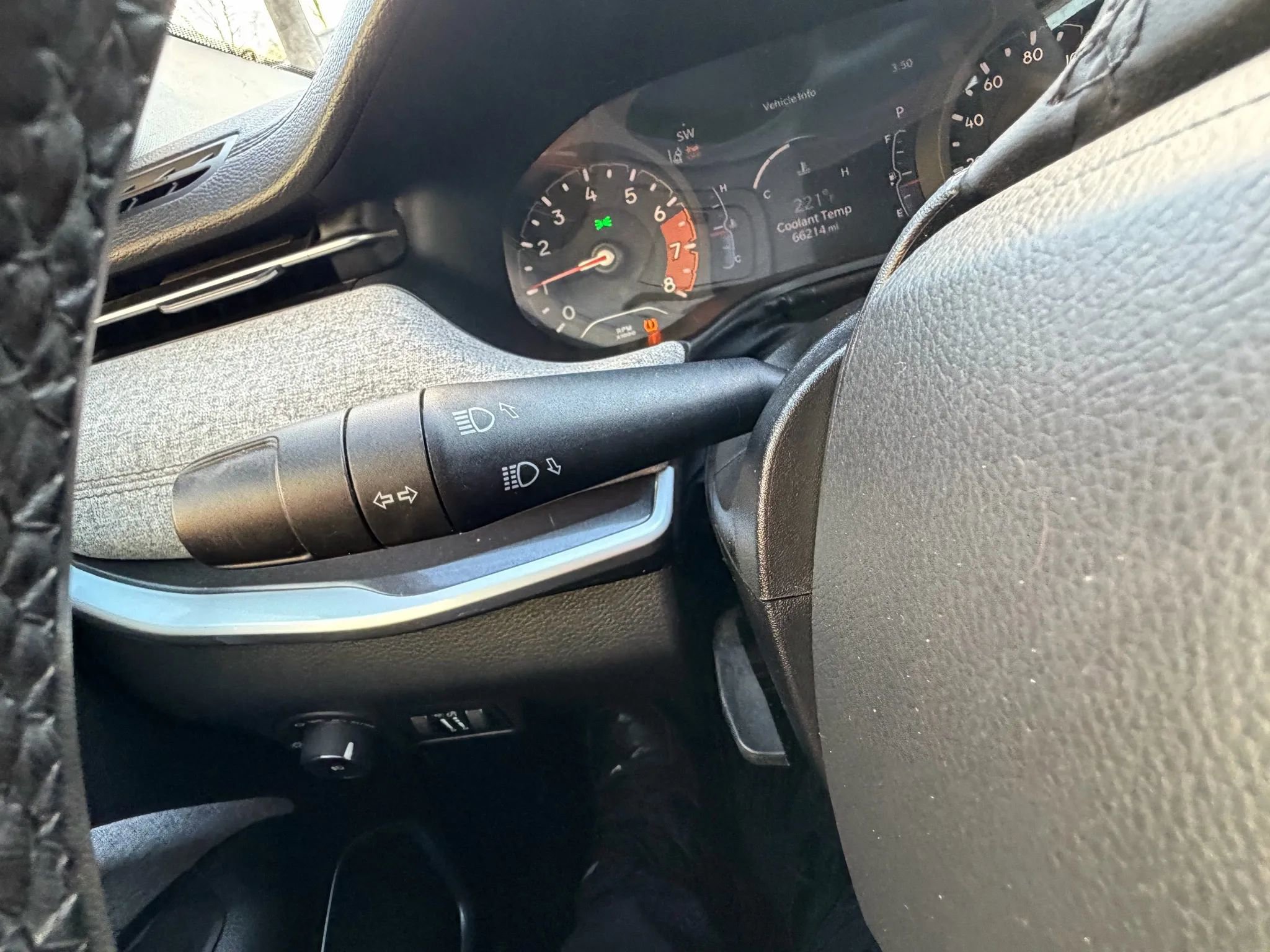 Used 2023 Jeep Compass Latitude image 14