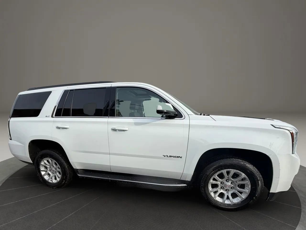 Used 2020 GMC Yukon SLT image 3