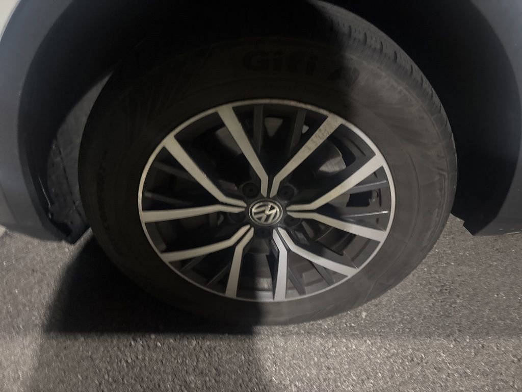 Used 2019 Volkswagen Tiguan SE image 9