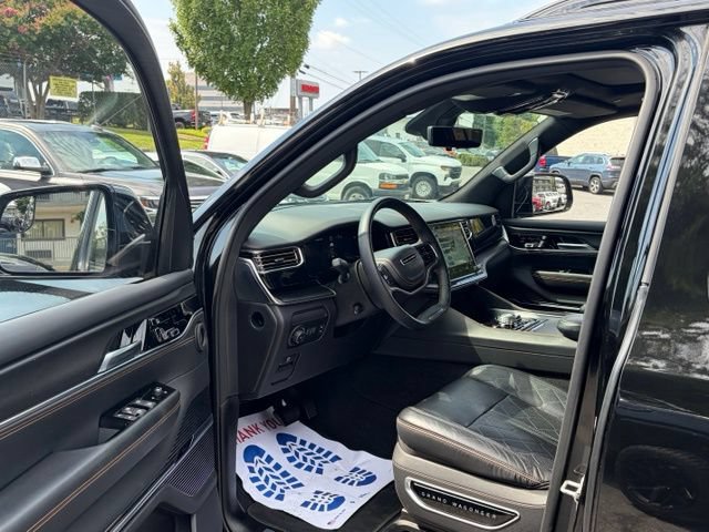 Used 2024 Jeep Grand Wagoneer Series III w/ Quick Order Packagew 28T AWD/4WD image 15