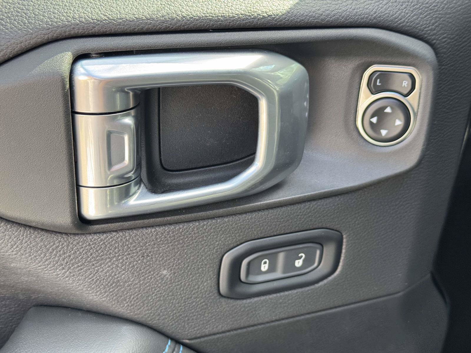 Used 2024 Jeep Wrangler High Altitude AWD/4WD image 15