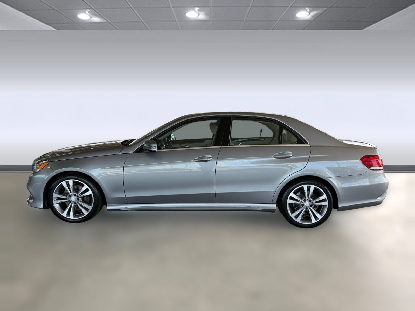 Used 2014 Mercedes-Benz E 350 Sedan image 2