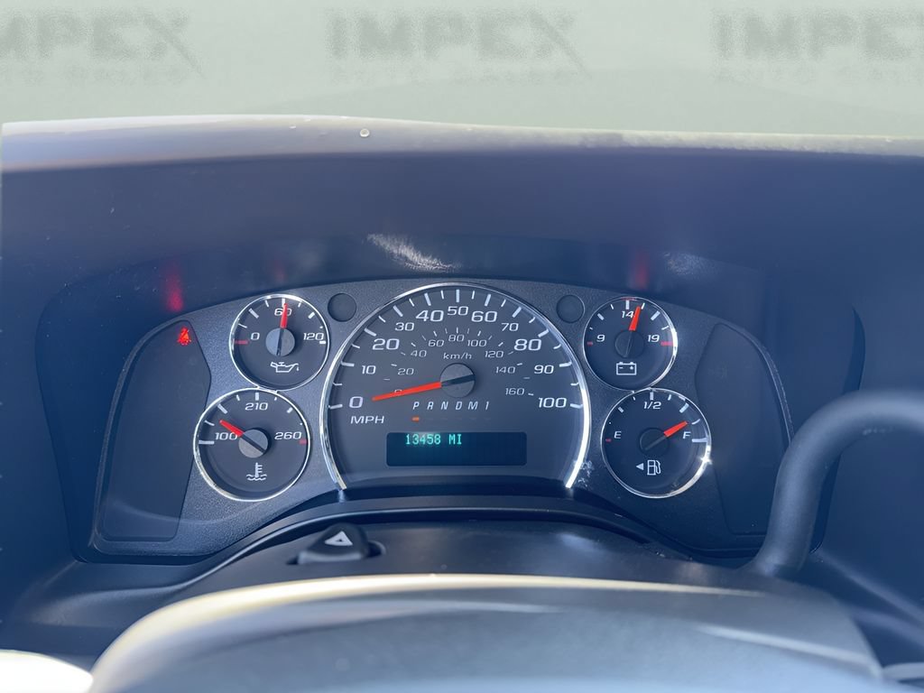 Used 2024 Chevrolet Express 2500 w/ Driver Convenience Package RWD image 16