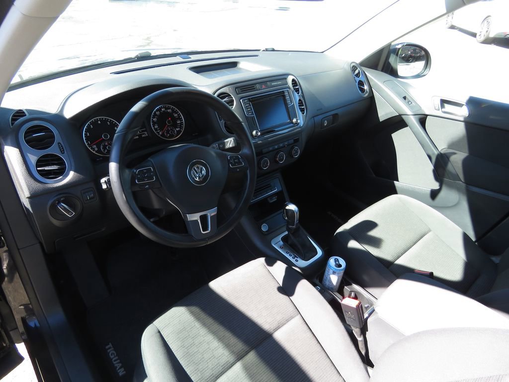 Used 2017 Volkswagen Tiguan Limited w/ Premium Package image 11