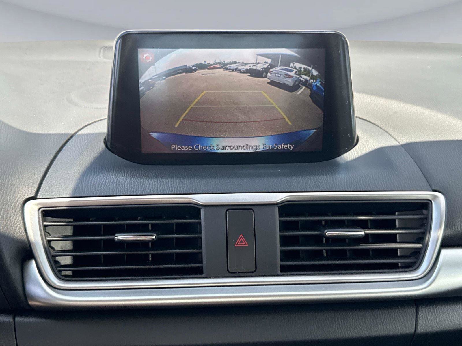 Used 2018 MAZDA MAZDA3 Sport w/ Preferred Equipment Package image 22