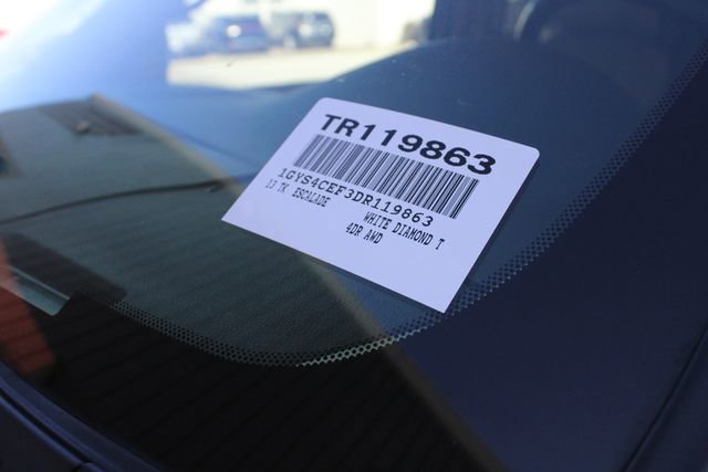 Used 2013 Cadillac Escalade Premium image 37