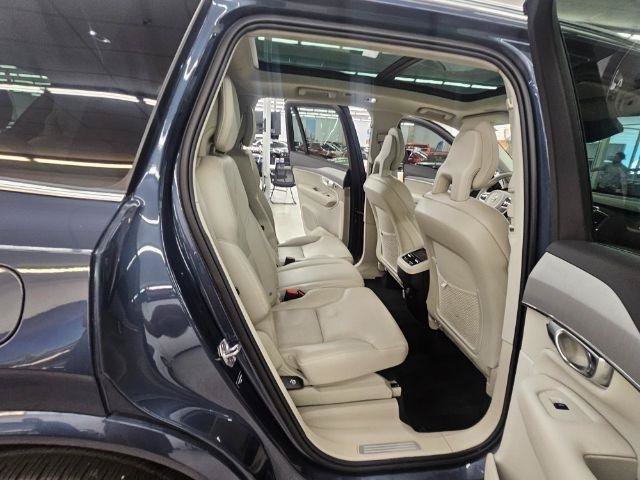 Used 2021 Volvo XC90 T5 Momentum w/ Climate Package AWD/4WD image 14
