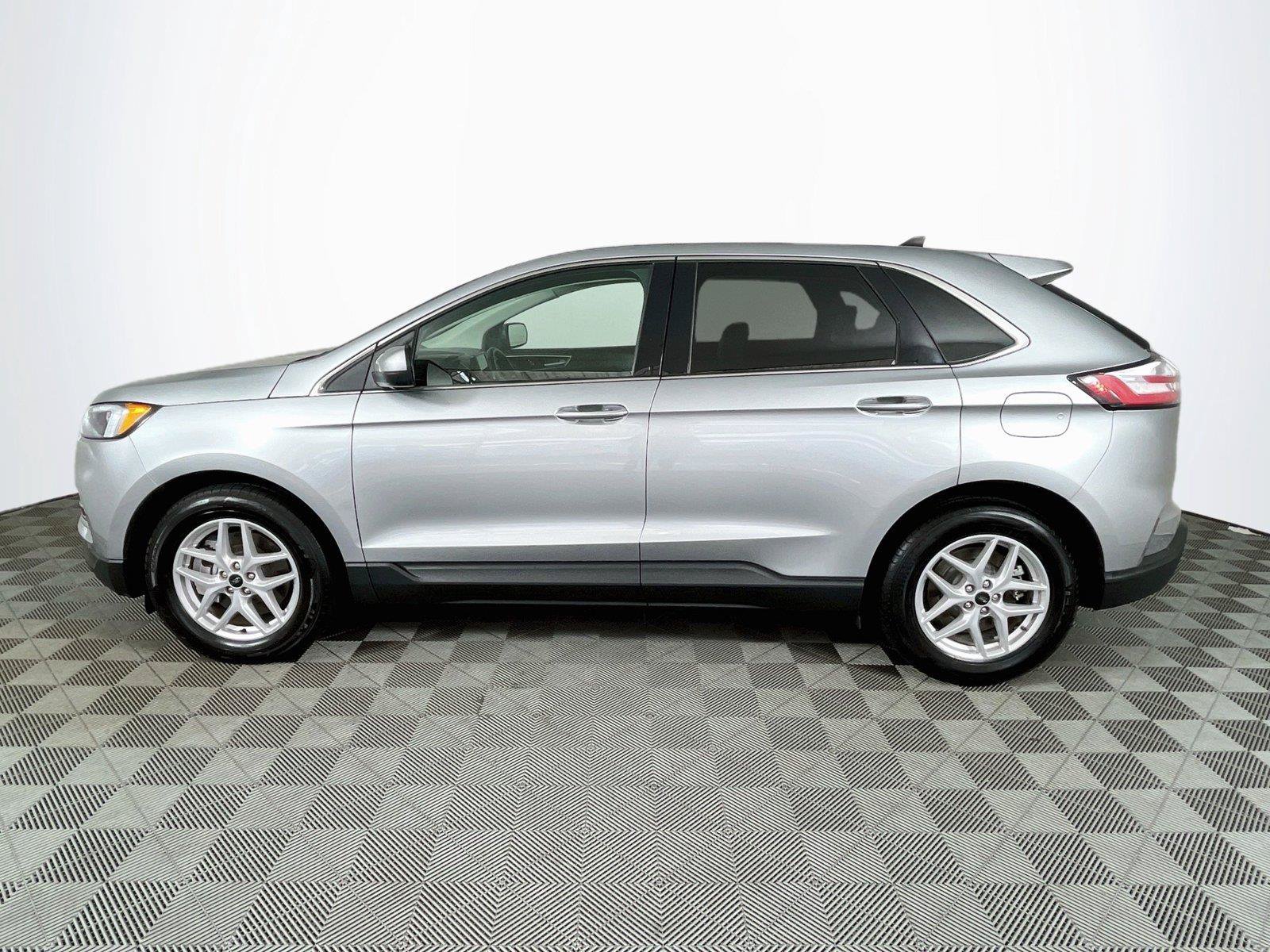 Used 2024 Ford Edge SEL AWD/4WD image 4