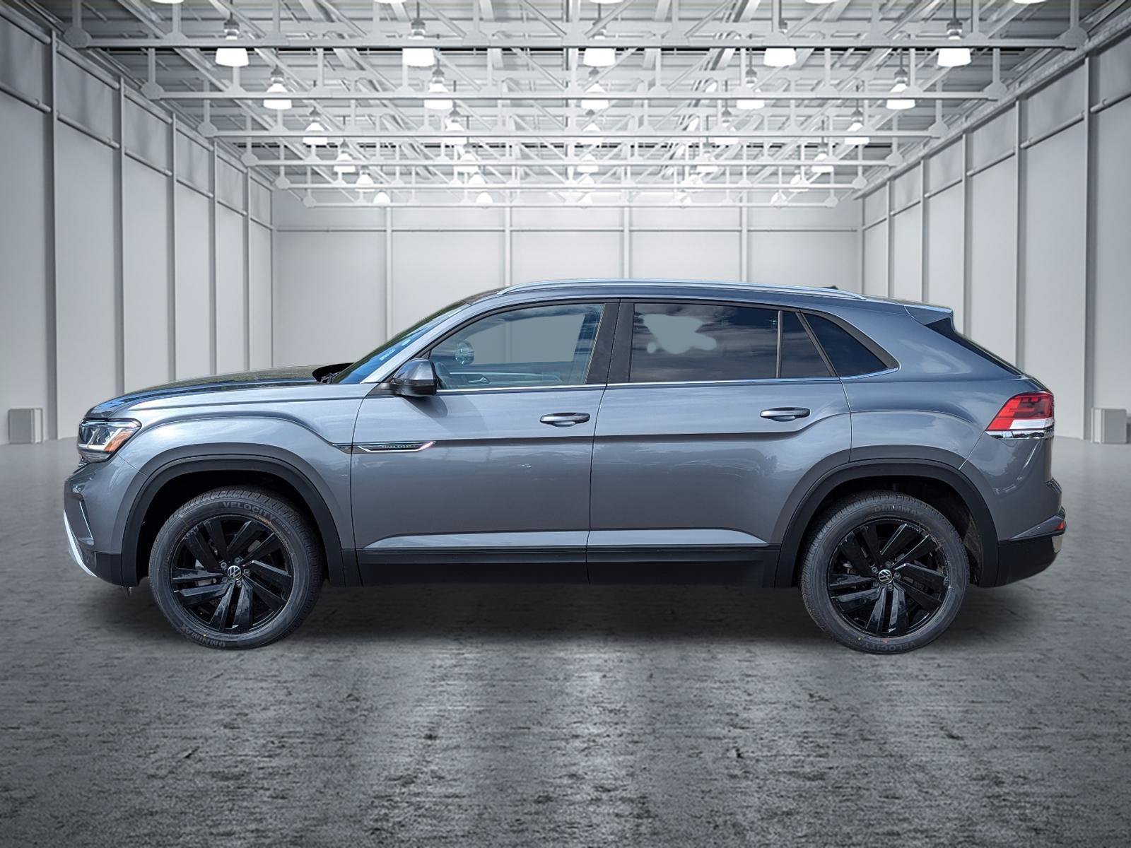Used 2022 Volkswagen Atlas Cross Sport SE AWD/4WD image 2