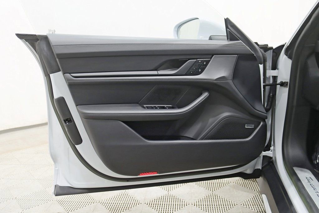 Used 2023 Porsche Taycan Turbo image 37