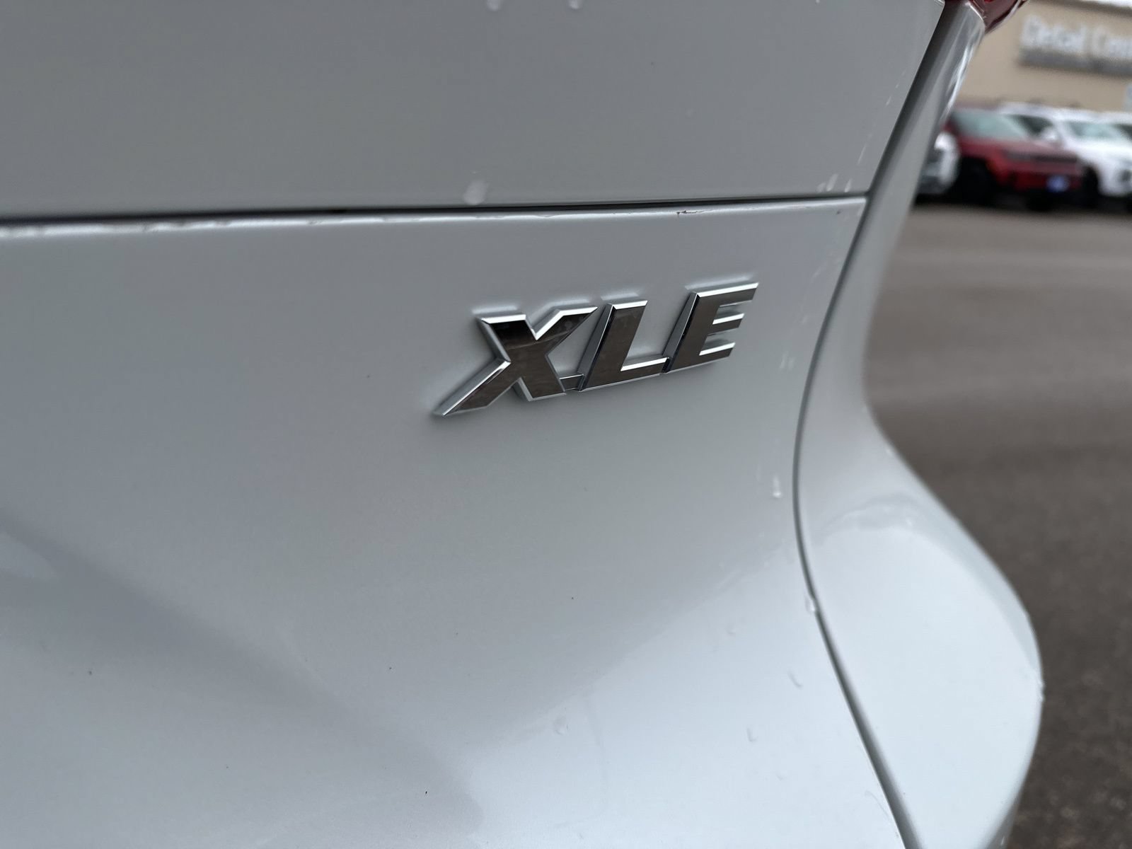 Used 2023 Toyota Venza XLE AWD/4WD image 6