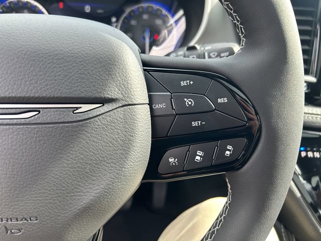 New 2027 Chrysler Pacifica Limited AWD/4WD image 29