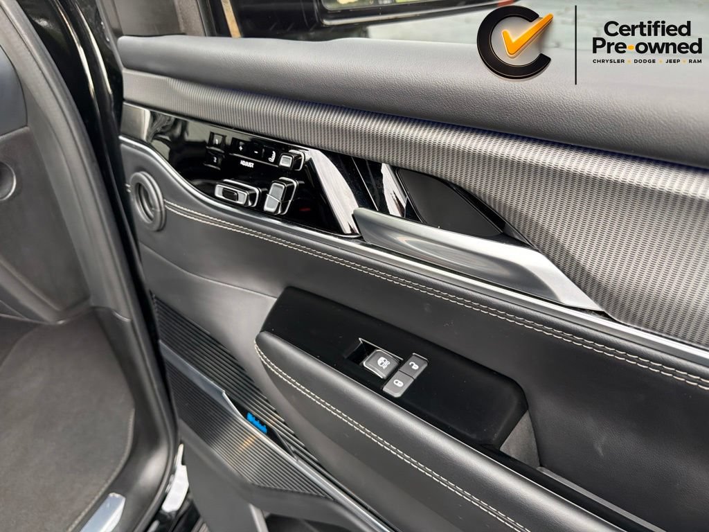 Certified 2023 Jeep Grand Wagoneer Series II AWD/4WD image 40